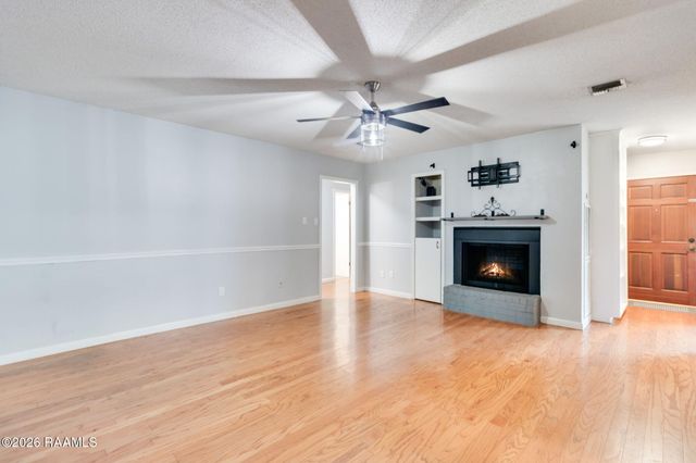 201 Longfellow Drive, Lafayette, LA 70503