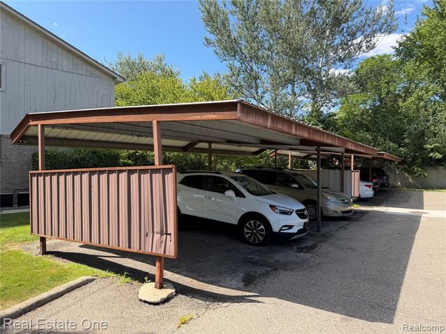 34790 W 8 Mile Road 8, Farmington, MI 48335