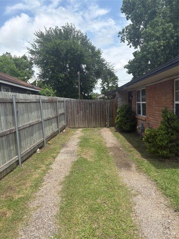 149 Georgia Street, Houston, TX 77029