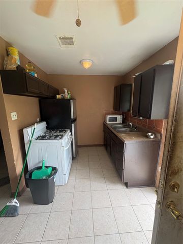 149 Georgia Street, Houston, TX 77029