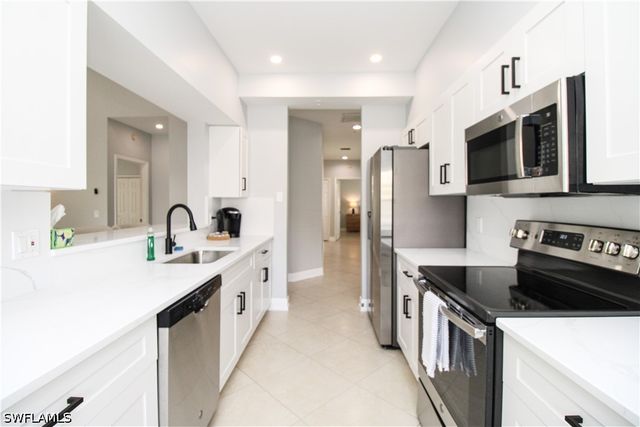 635 Mardel CT 204, Naples, FL 34104