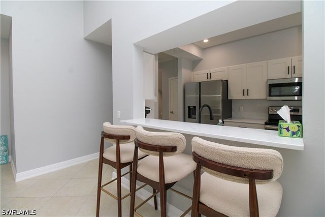 635 Mardel CT 204, Naples, FL 34104