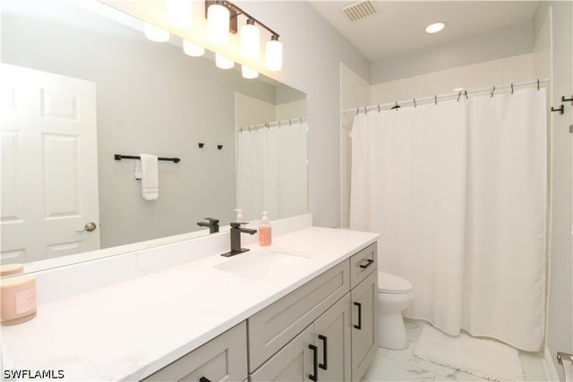 635 Mardel CT 204, Naples, FL 34104