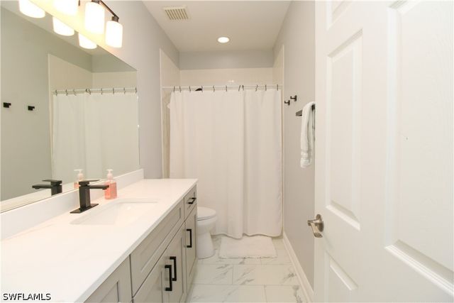 635 Mardel CT 204, Naples, FL 34104