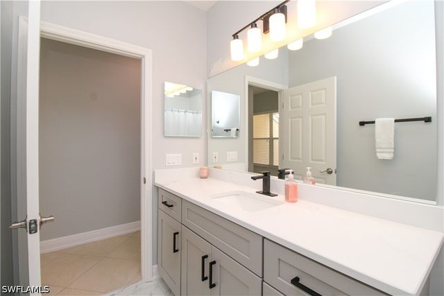 635 Mardel CT 204, Naples, FL 34104