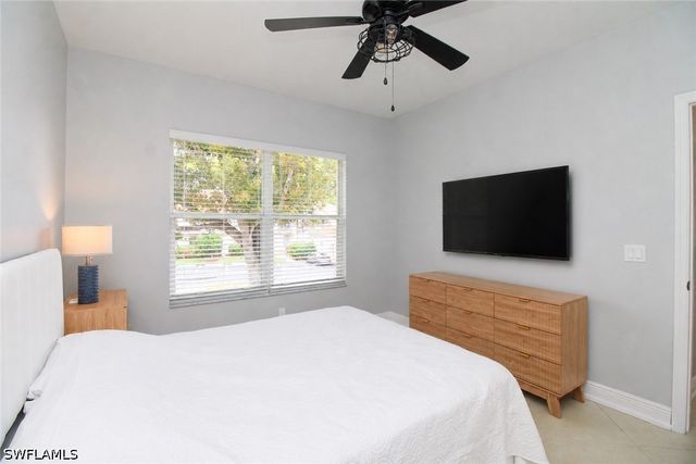 635 Mardel CT 204, Naples, FL 34104