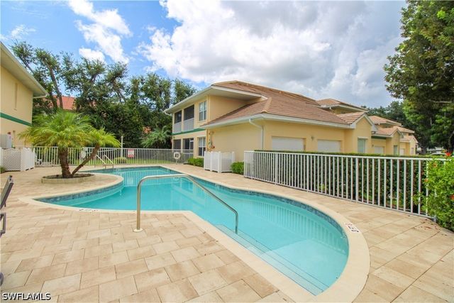635 Mardel CT 204, Naples, FL 34104