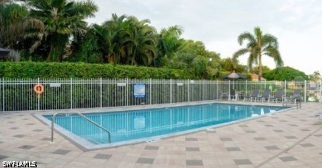 635 Mardel CT 204, Naples, FL 34104