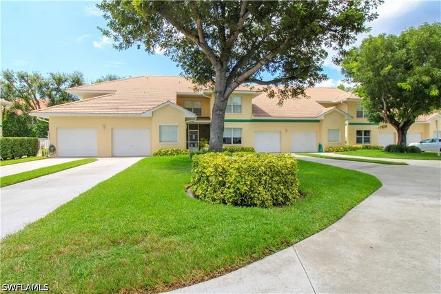 635 Mardel CT 204, Naples, FL 34104