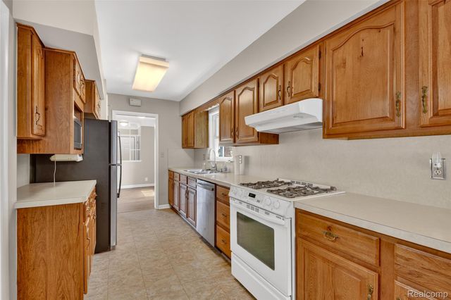 2400 Derby Road, Birmingham, MI 48009