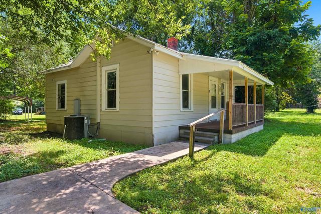 1009 W Washington Street, Athens, AL 35611