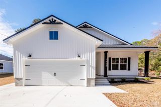 8342 Vickie St, Pensacola, FL 32514