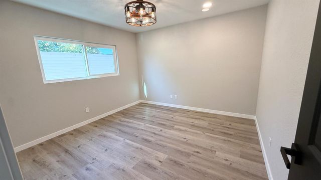 417 Mount Everest Ct, Modesto, CA 95358