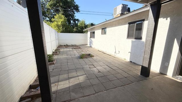 417 Mount Everest Ct, Modesto, CA 95358