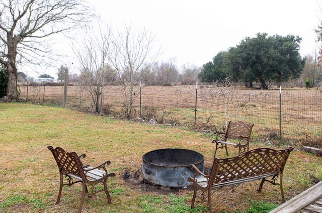 347 Le Village Dr, Larose, LA 70373