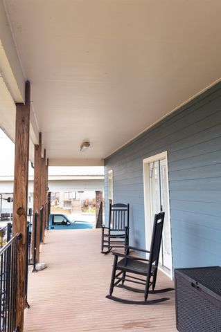 347 Le Village Dr, Larose, LA 70373