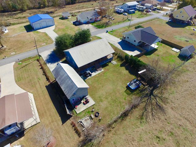 347 Le Village Dr, Larose, LA 70373