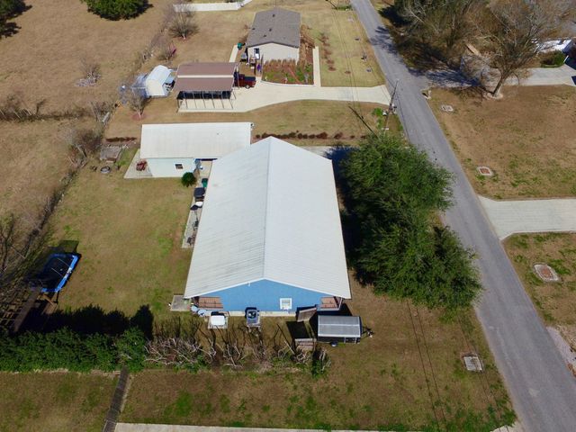 347 Le Village Dr, Larose, LA 70373