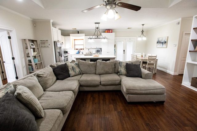 347 Le Village Dr, Larose, LA 70373