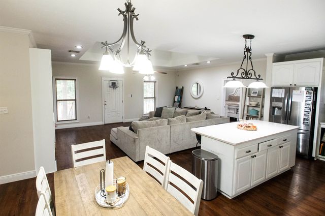 347 Le Village Dr, Larose, LA 70373