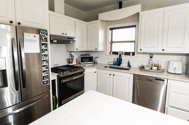 347 Le Village Dr, Larose, LA 70373