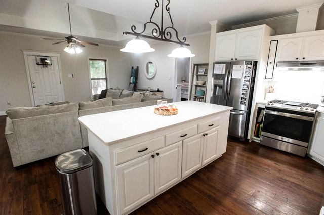 347 Le Village Dr, Larose, LA 70373