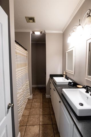 347 Le Village Dr, Larose, LA 70373