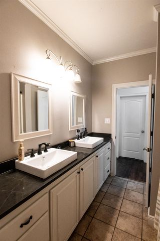347 Le Village Dr, Larose, LA 70373