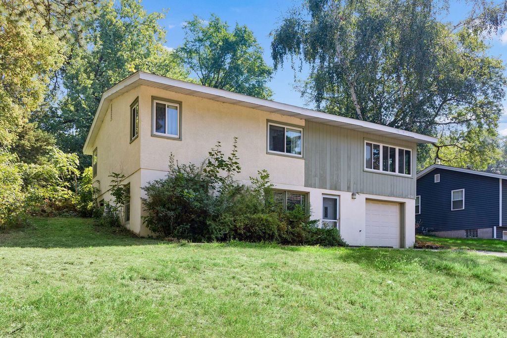 4194 Bellaire Avenue, White Bear Twp, MN 55110 — photo 2