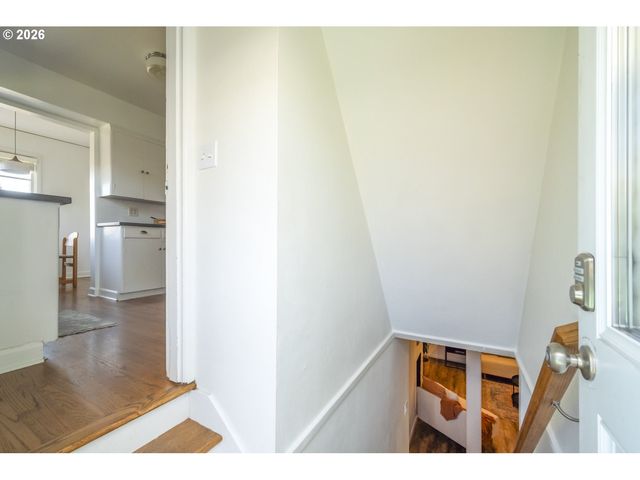 8038 Se SALMON St, Portland, OR 97215