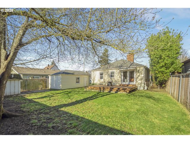 8038 Se SALMON St, Portland, OR 97215