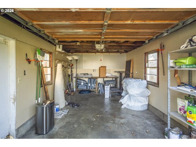 8038 Se SALMON St, Portland, OR 97215