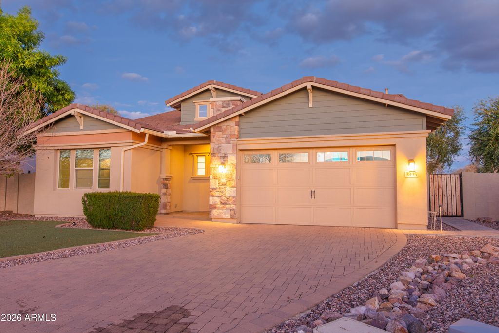 Image 6 of property listing at 3345 E TONTO Drive, Gilbert, AZ 85298