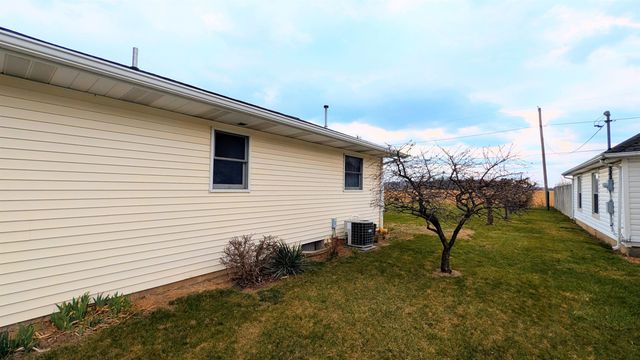 10838 Hoagland Road, Hoagland, IN 46745