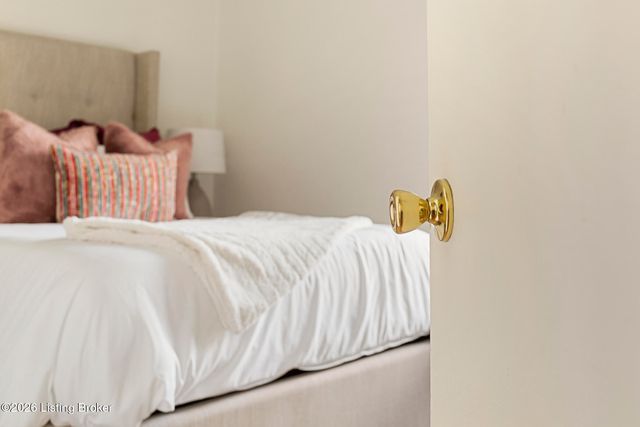 1220 Witawanga Ave, Louisville, KY 40222