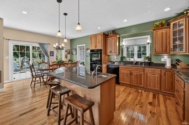 30460 Copperfield Cove, Granger, IN 46530