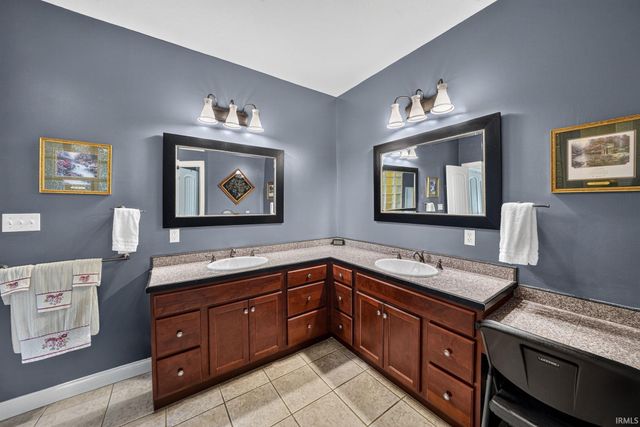 30460 Copperfield Cove, Granger, IN 46530