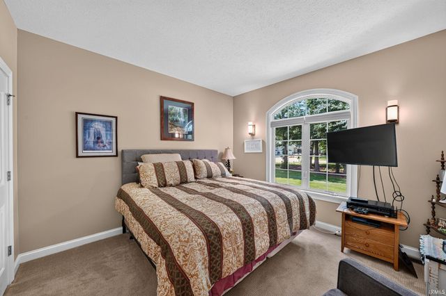 30460 Copperfield Cove, Granger, IN 46530