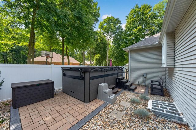 30460 Copperfield Cove, Granger, IN 46530