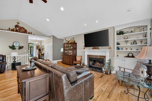 30460 Copperfield Cove, Granger, IN 46530