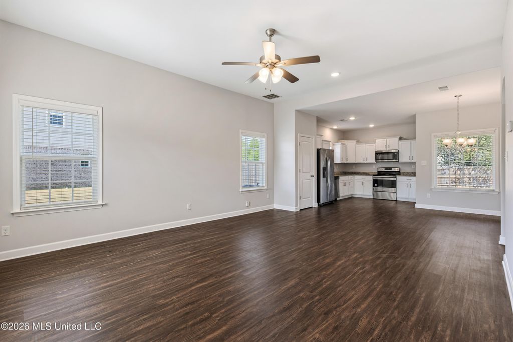 5766 Matthew Drive, Horn Lake, MS 38637 — photo 4