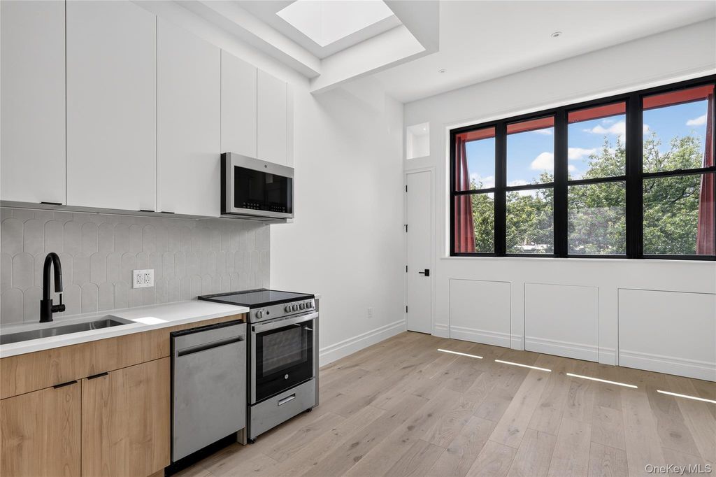 427 E 140th Street 8, Bronx, NY 10451 — photo 3