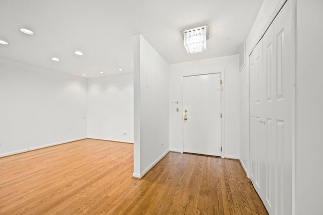 1125 Lake Cook Road 405, Northbrook, IL 60062