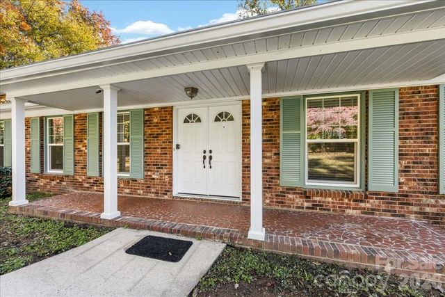 1840 Stoneyridge Drive, Charlotte, NC 28214