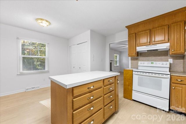1840 Stoneyridge Drive, Charlotte, NC 28214