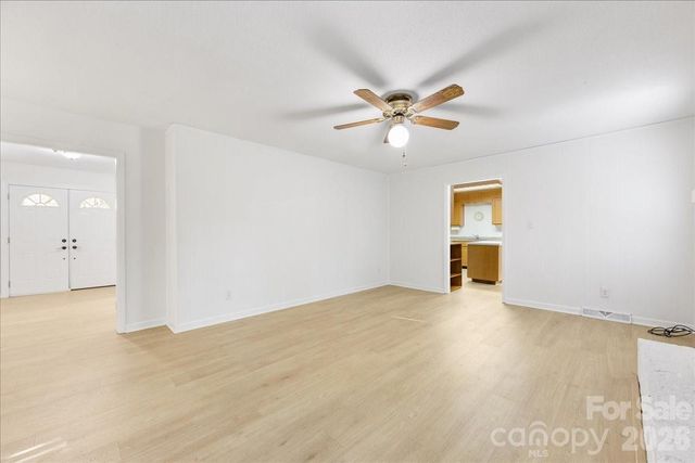 1840 Stoneyridge Drive, Charlotte, NC 28214