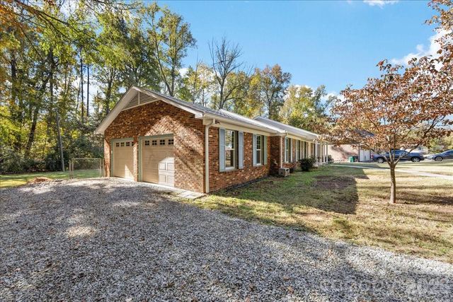 1840 Stoneyridge Drive, Charlotte, NC 28214