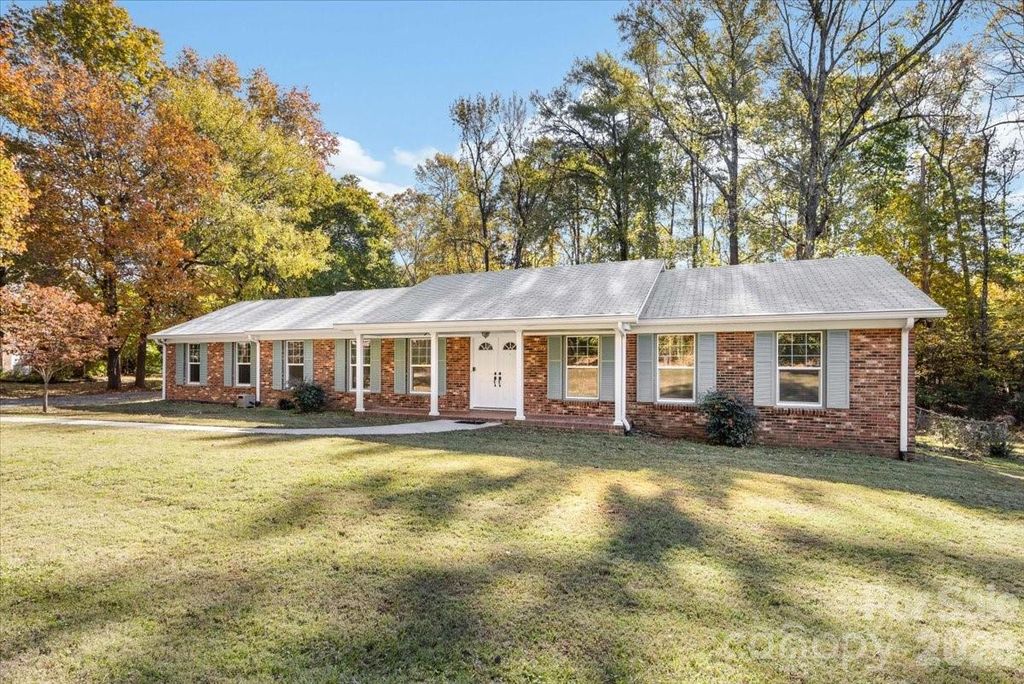 1840 Stoneyridge Drive, Charlotte, NC 28214