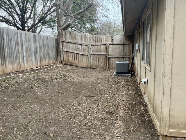 12233 RIDGE CROWN ST, San Antonio, TX 78247