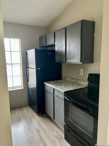 12233 RIDGE CROWN ST, San Antonio, TX 78247